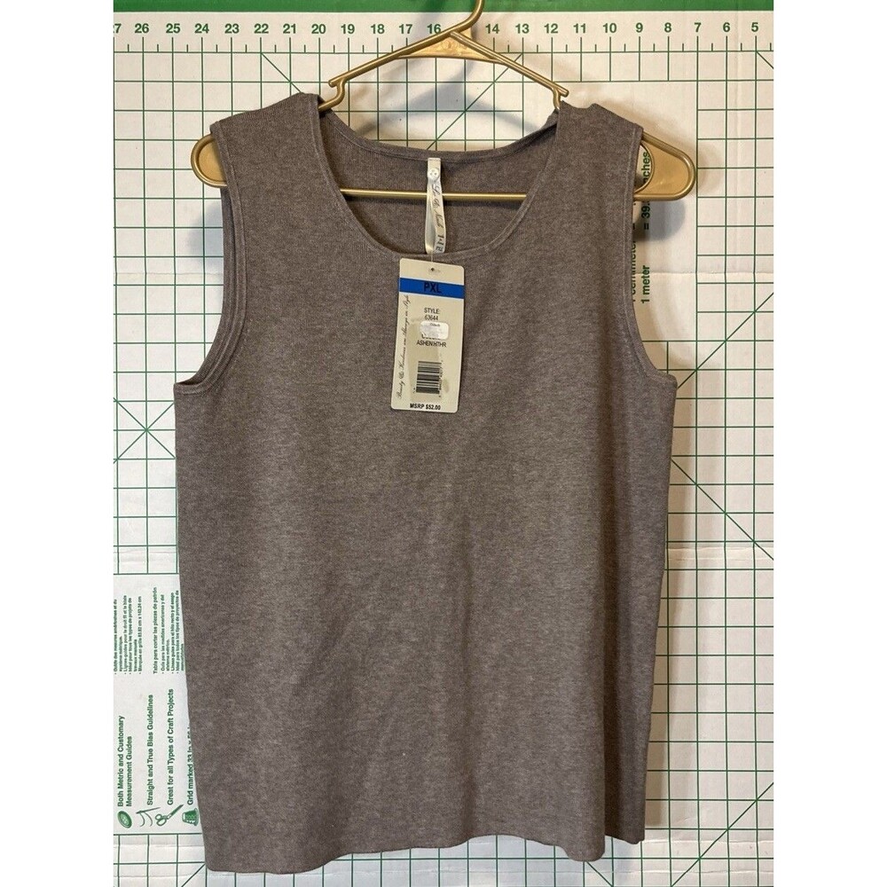 Ladies, Ashen Heather Gray Sleeveless Knit Top by Leo & Nicole. Size Petite XL